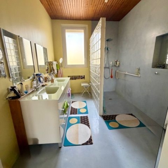  Annonces SOMMIERES : Maison / Villa | LUNEL (34400) | 291 m2 | 735 000 &euro; 