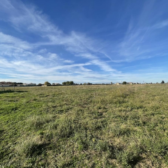  Annonces SOMMIERES : Terrain | GALLARGUES-LE-MONTUEUX (30660) | 642 m2 | 129 900 &euro; 