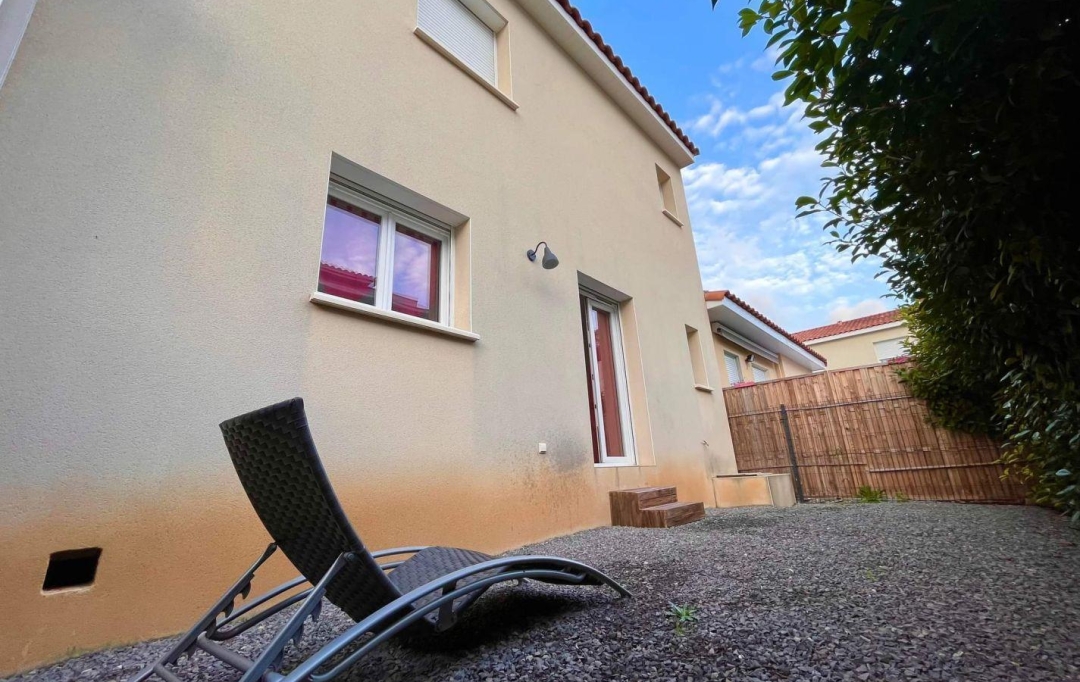 Annonces SOMMIERES : Maison / Villa | SOMMIERES (30250) | 90 m2 | 1 200 &euro; 