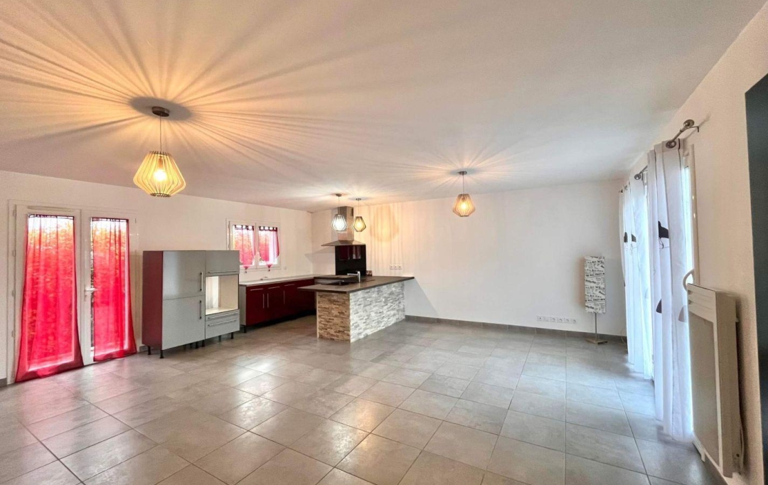 Annonces SOMMIERES : Maison / Villa | SOMMIERES (30250) | 90 m2 | 1 200 &euro; 