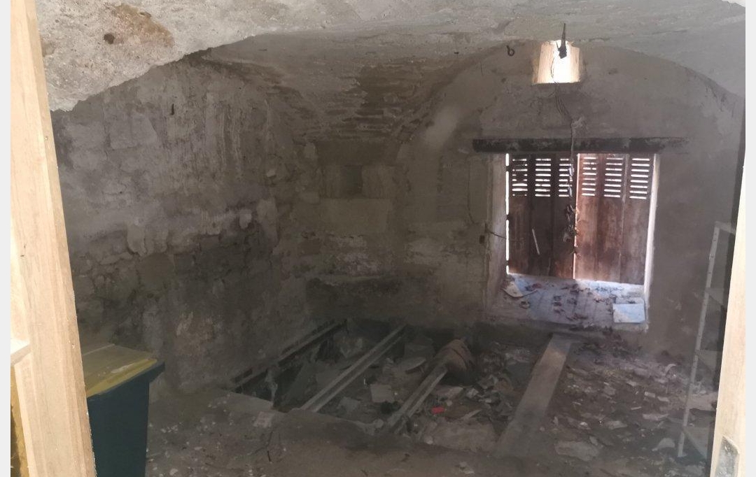 Annonces SOMMIERES : Local / Bureau | AIGUES-VIVES (30670) | 70 m2 | 49 000 &euro; 