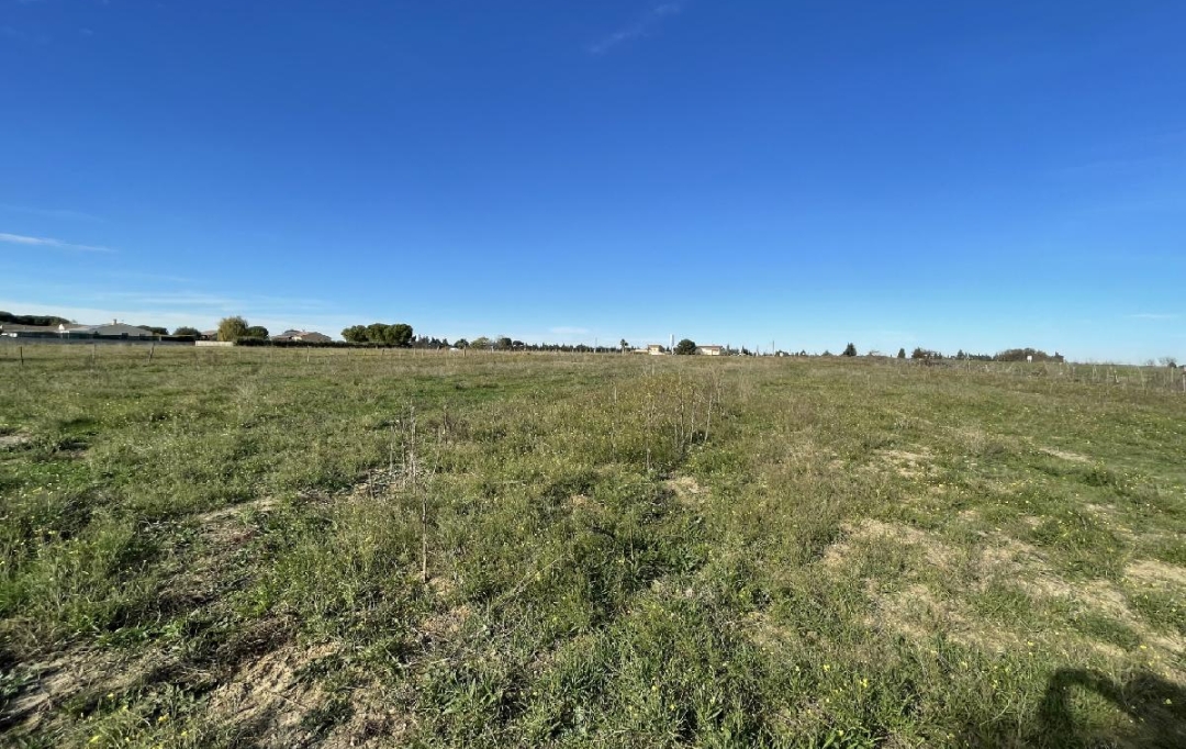 Annonces SOMMIERES : Terrain | GALLARGUES-LE-MONTUEUX (30660) | 650 m2 | 99 900 &euro; 