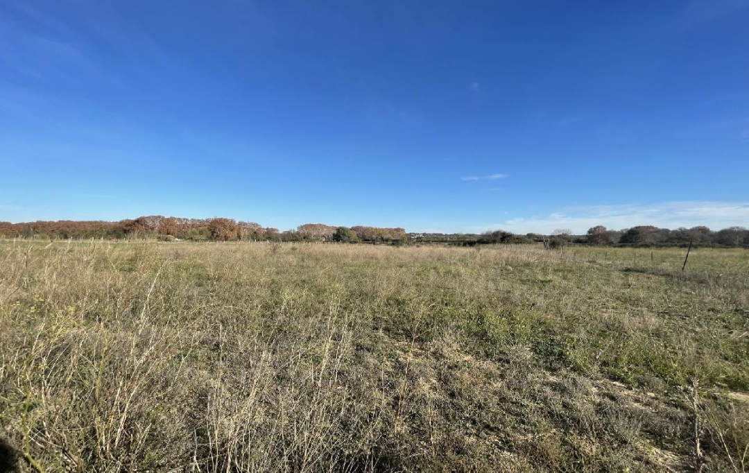 Annonces SOMMIERES : Terrain | GALLARGUES-LE-MONTUEUX (30660) | 642 m2 | 129 900 &euro; 