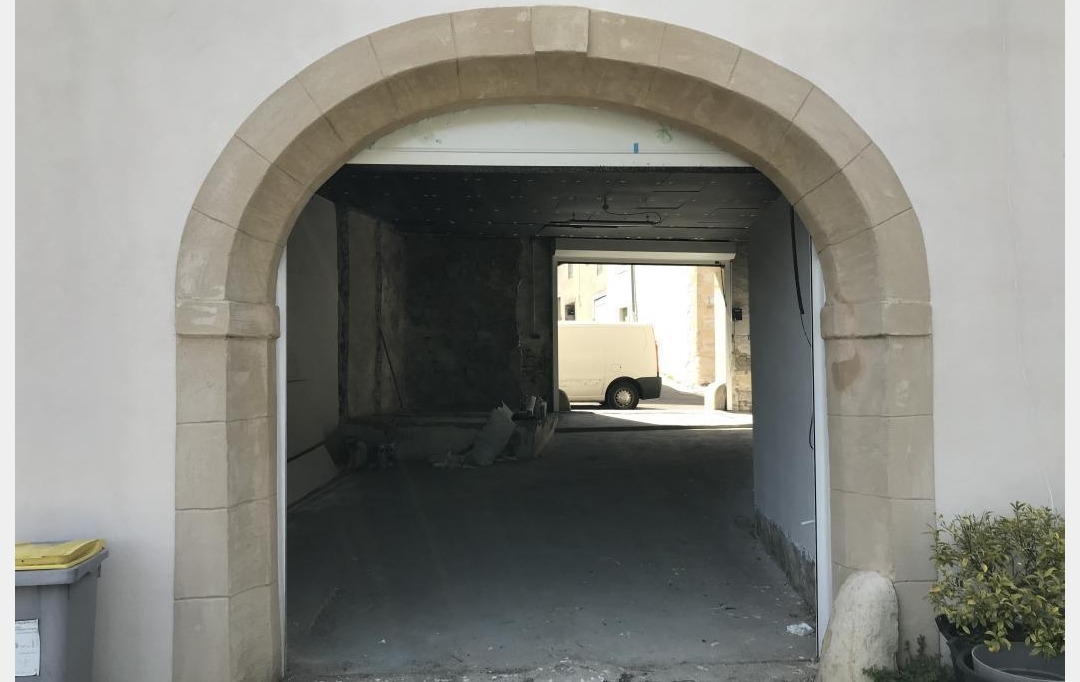 Annonces SOMMIERES : Commerces | CALVISSON (30420) | 80 m2 | 800 &euro; 