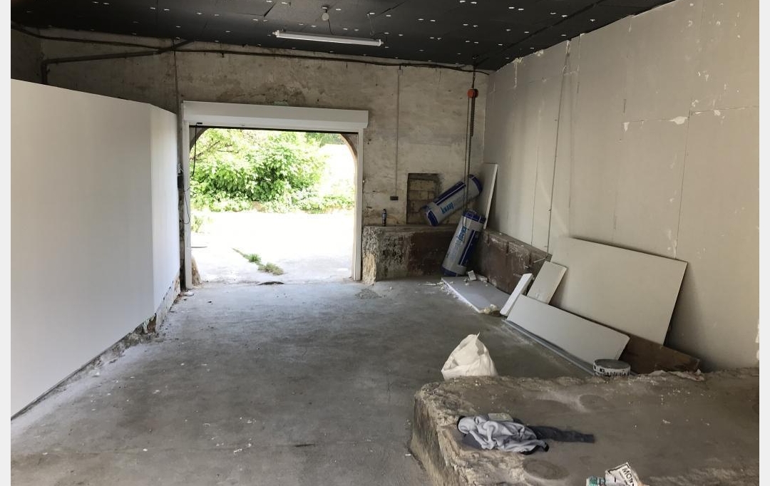 Annonces SOMMIERES : Commerces | CALVISSON (30420) | 80 m2 | 800 &euro; 